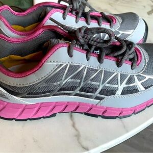 CAT Women's Connexion Slip Resistant Steel Toe Work Shoe Size 9.5